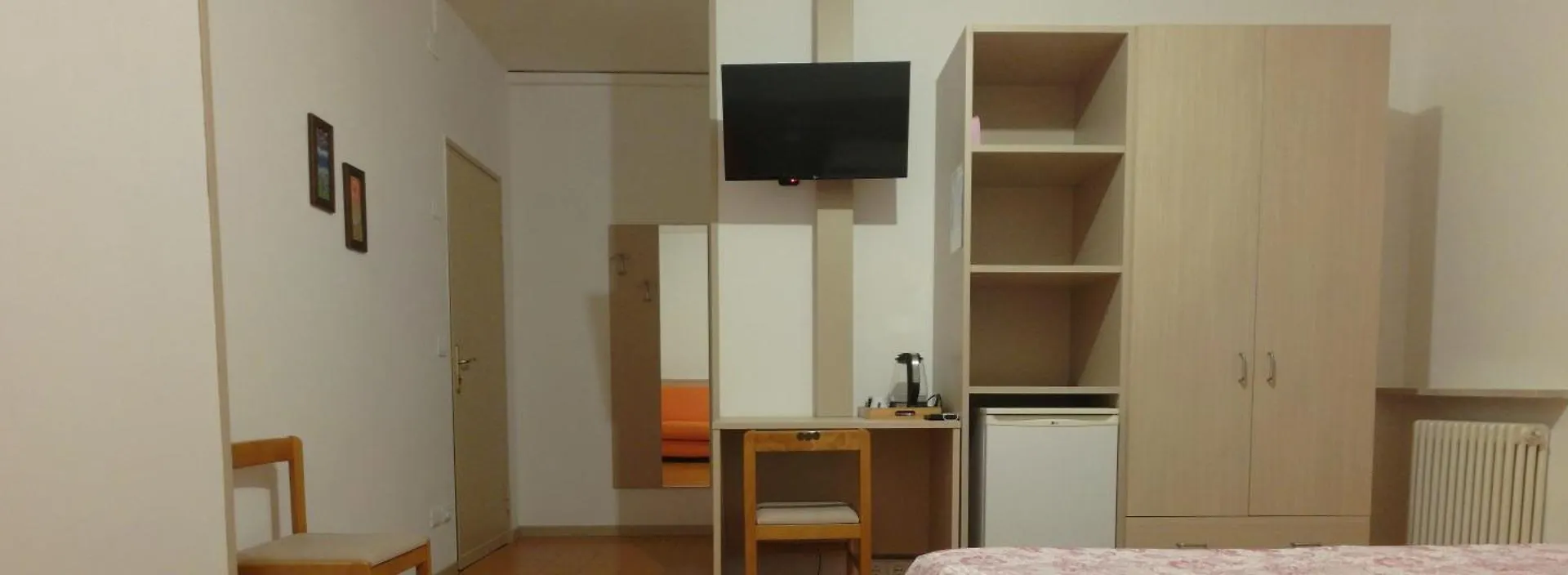 Hotel Al Pontesel Garda  Italia