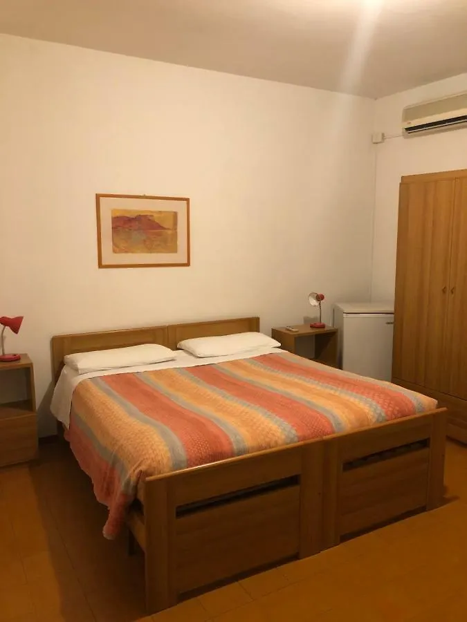 Hotel Al Pontesel Garda  Affittacamere